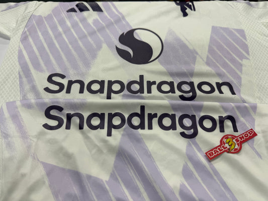 2025-26 曼聯作客「更衣室球員版」」球衣