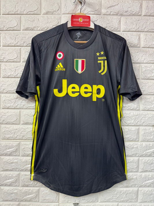 2018-19 祖雲達斯第三作客 7 RONALDO "更衣室球員版"球衣