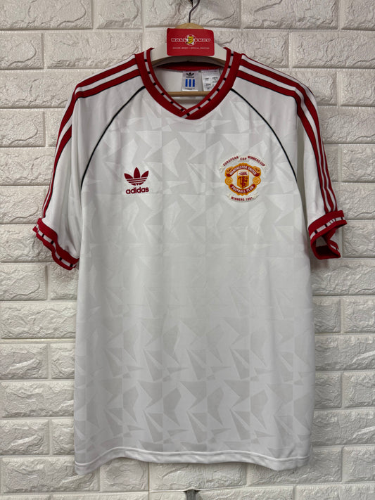 1992 曼聯歐洲盃賽冠軍盃冠軍紀念復作客球衣